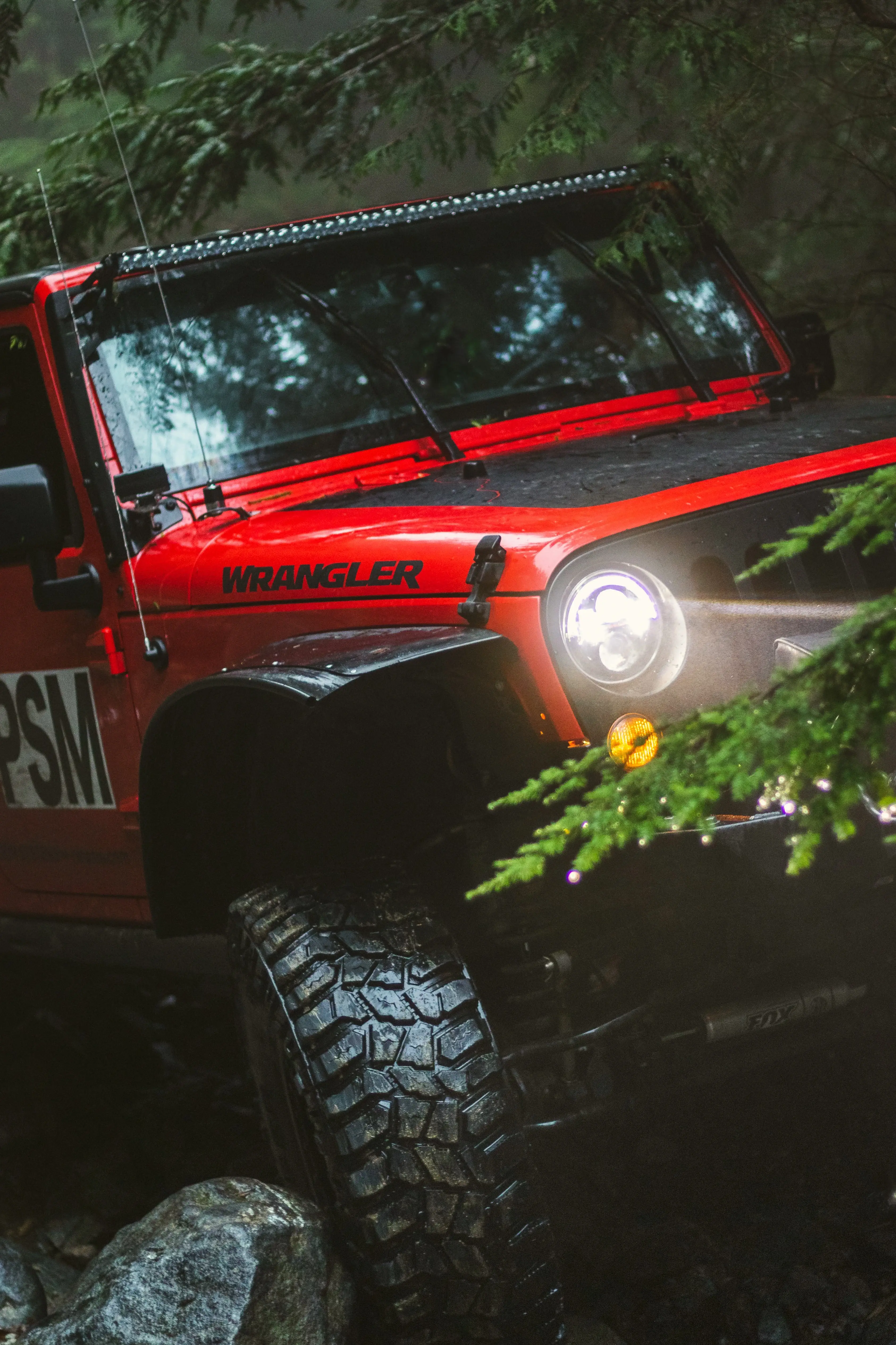 Complete 4x4 Tyre Pressure Guide For Different Terrains 