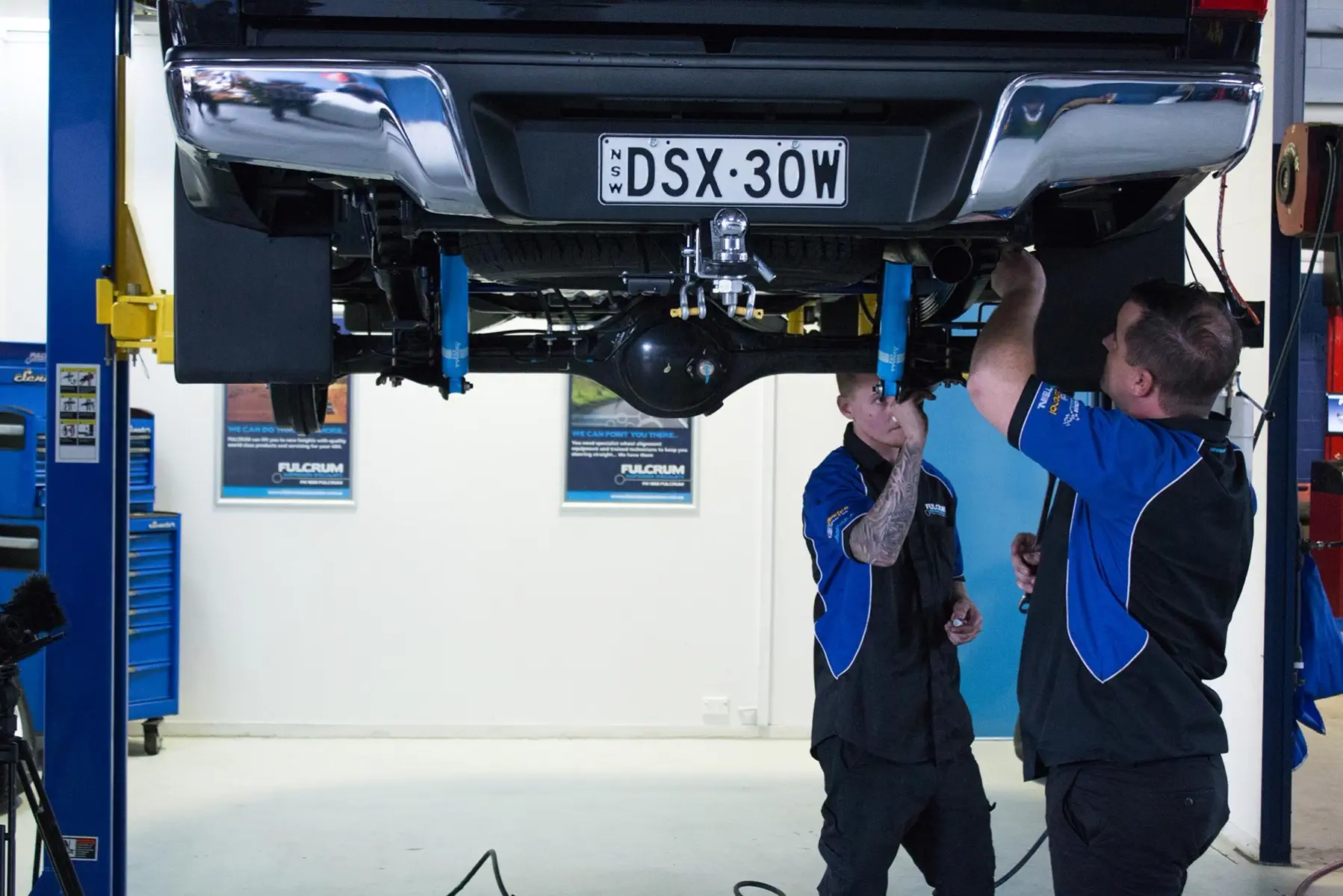Installing a Formula 4x4 Lift kit on 4WD Actions Isuzu D-Max