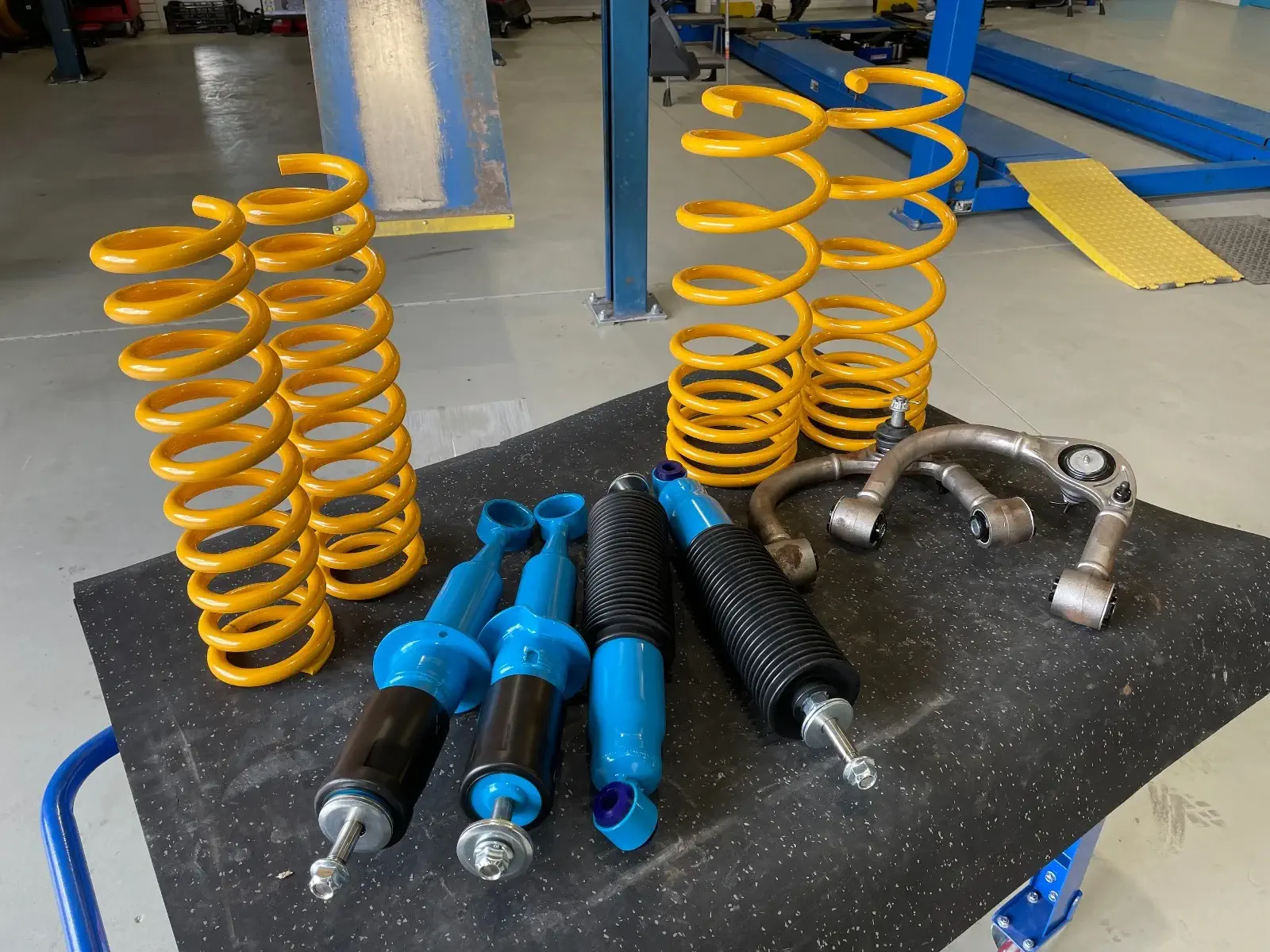 LC300 Formula Lift Kit & SuperPro Control Arms